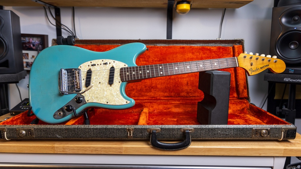 USED 1968 Fender Mustang with Salt and Pepper OHSC
